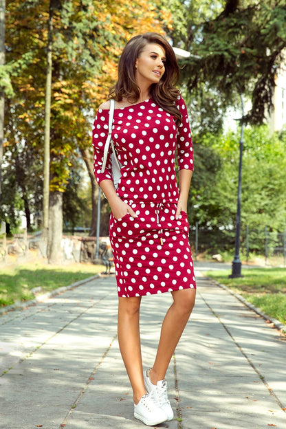 13-111 Sportkleid mit Bindung und Taschen - Burgund + Tupfen