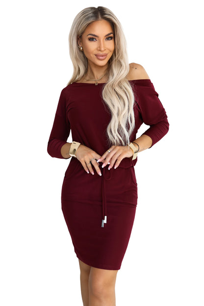 13-174 Sportliches Midikleid mit Taschen und Bindegürtel in der Taille