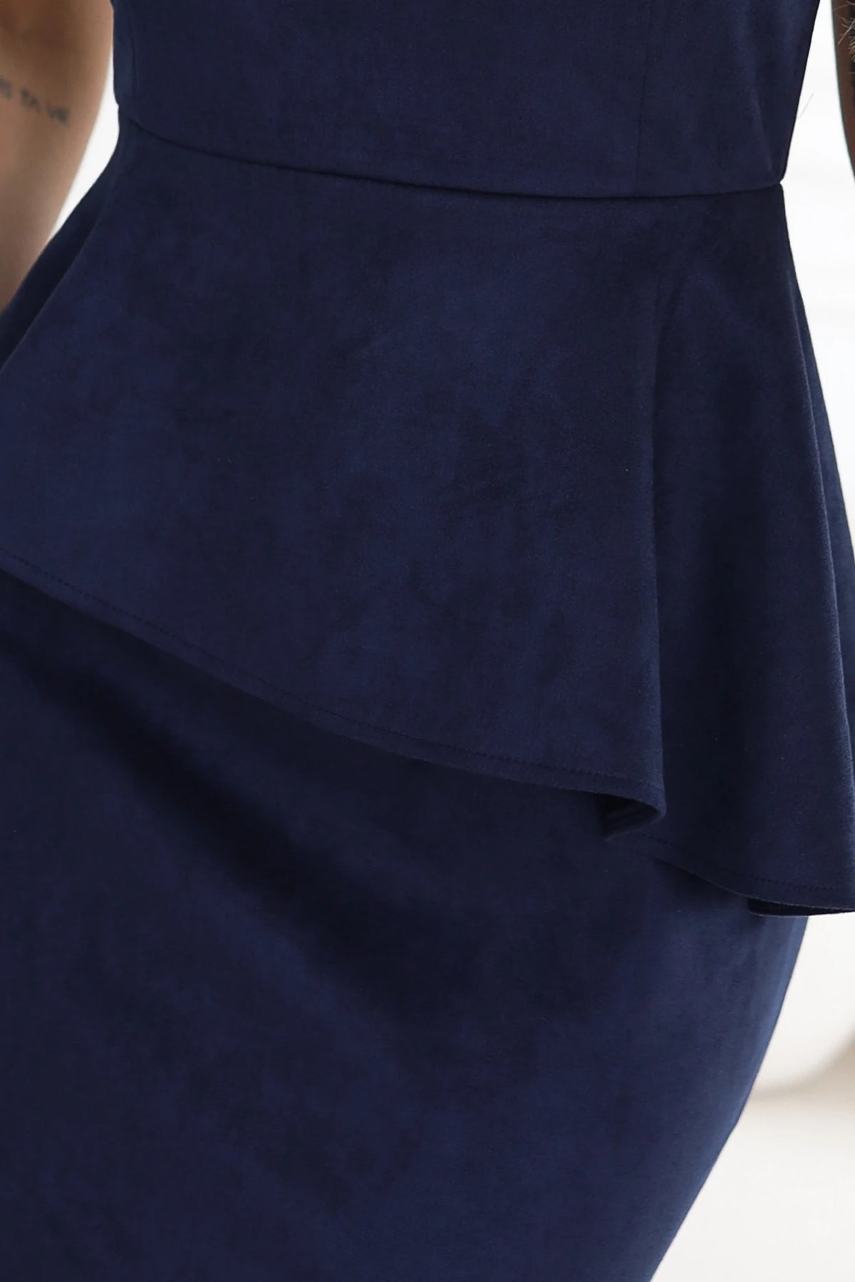 192-18 Elegantes Wildleder-Midikleid mit Schößchen - marineblau
