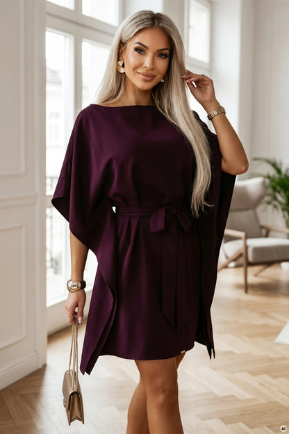 287-48 SOFIA Feminines Schmetterlingskleid mit Bindegürtel in der Taille - reife Pflaume