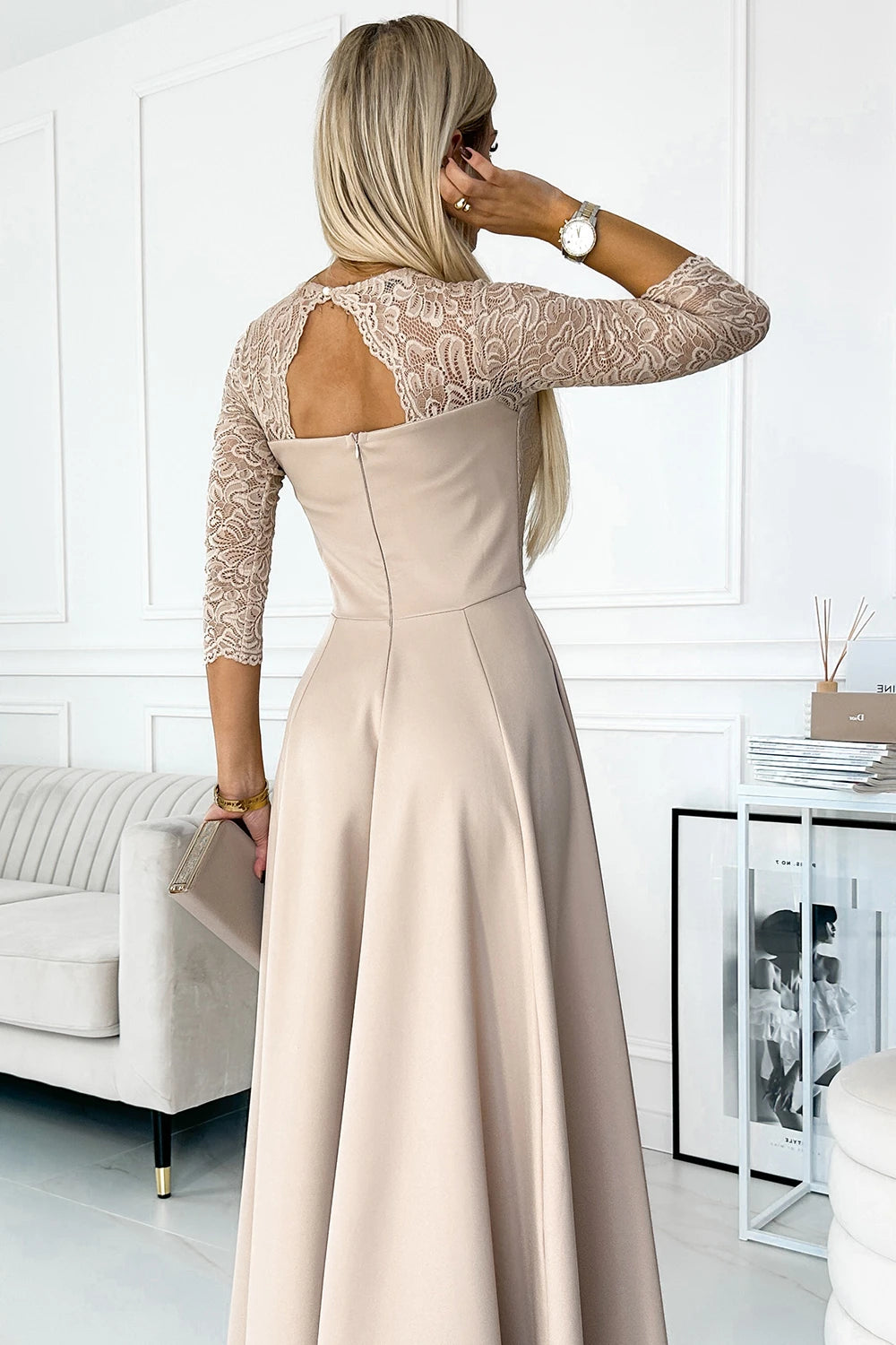 309-10 AMBER Spitze, elegantes langes Kleid mit Ausschnitt und Beinschlitz