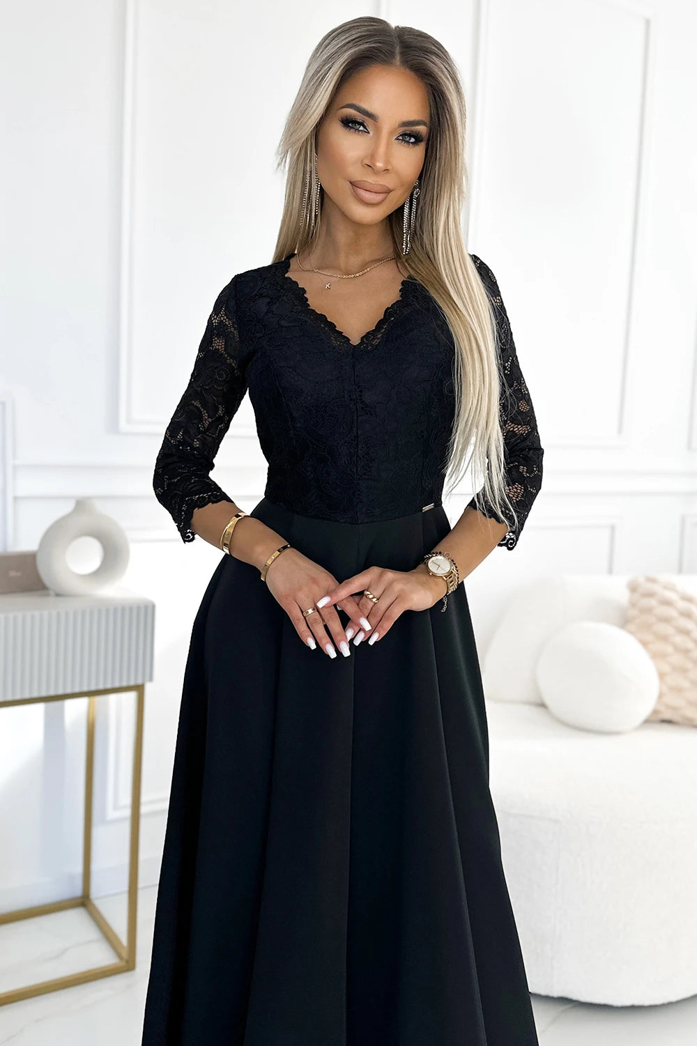 309-11 AMBER Spitze, elegantes langes Kleid mit Ausschnitt und Beinschlitz