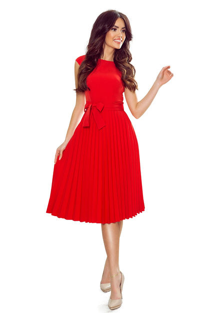 311-1 LILA Plissee-Kleid mit kurzen Ärmeln