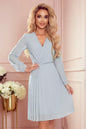 313-11 ISABELLE Plisseekleid mit Ausschnitt und Langarm
