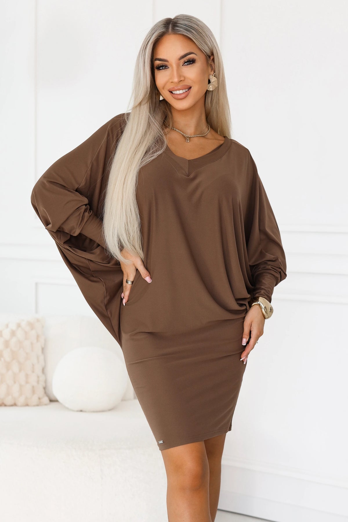 402-11 Bequemes Fledermauskleid mit langem Ärmel - Milchschokolade
