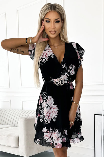 468-2 PATRIZIA Kleid mit Umschlagausschnitt, Gürtel und kurzen Ärmeln – schwarz mit Rosen