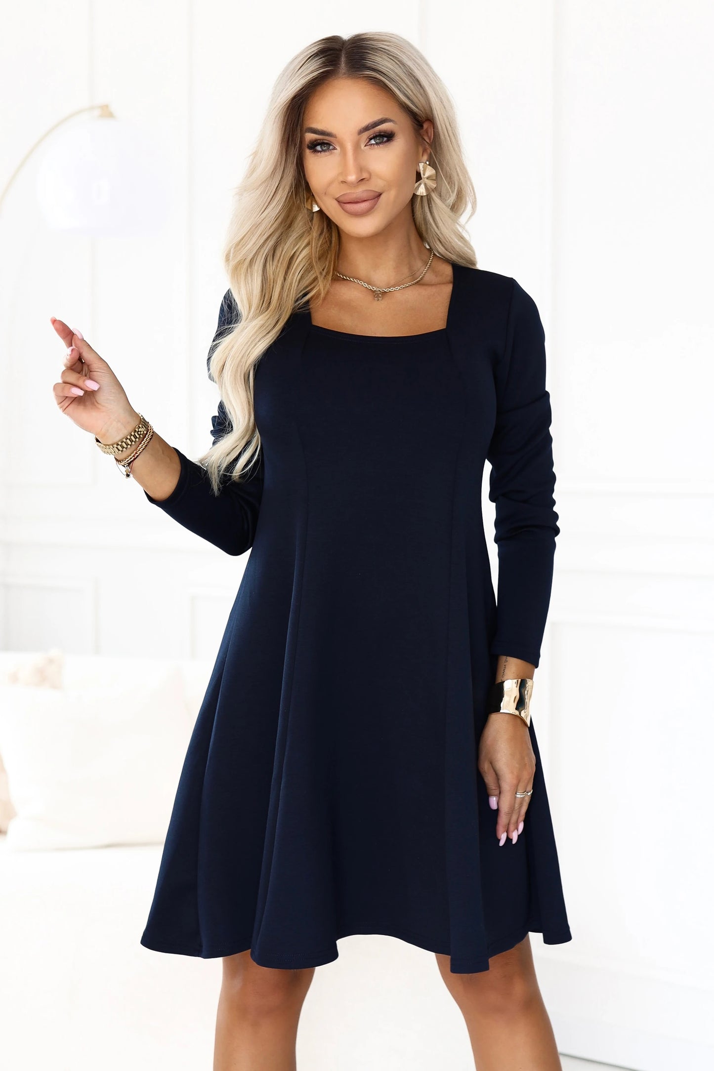 574-4 IVANA Bequemes Trapezkleid mit Ausschnitt und langem Ärmel - marineblau