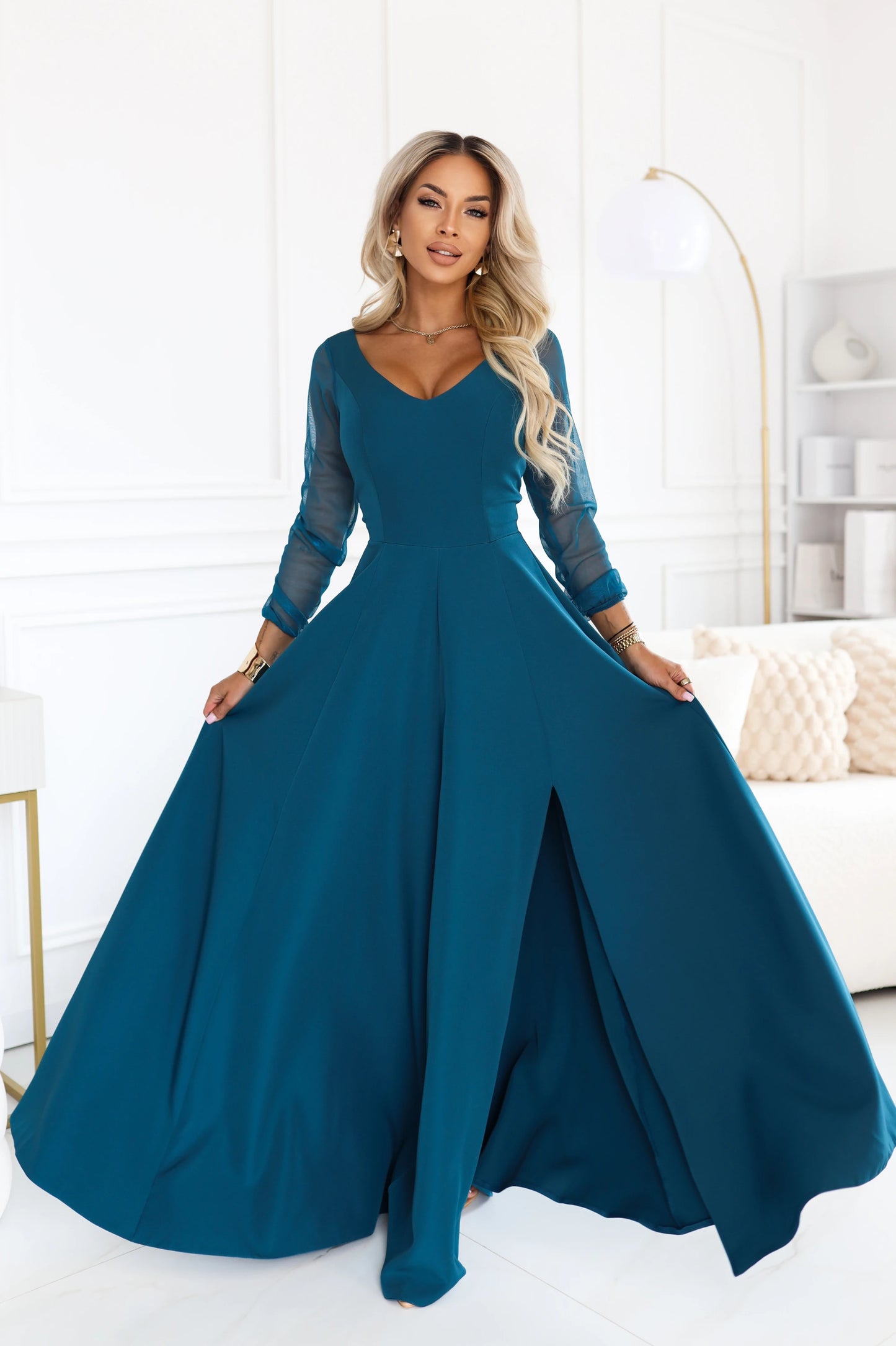 640-7 LORETTA Außergewöhnliches langes Kleid mit Tüllärmeln und Ausschnitt - meergrün