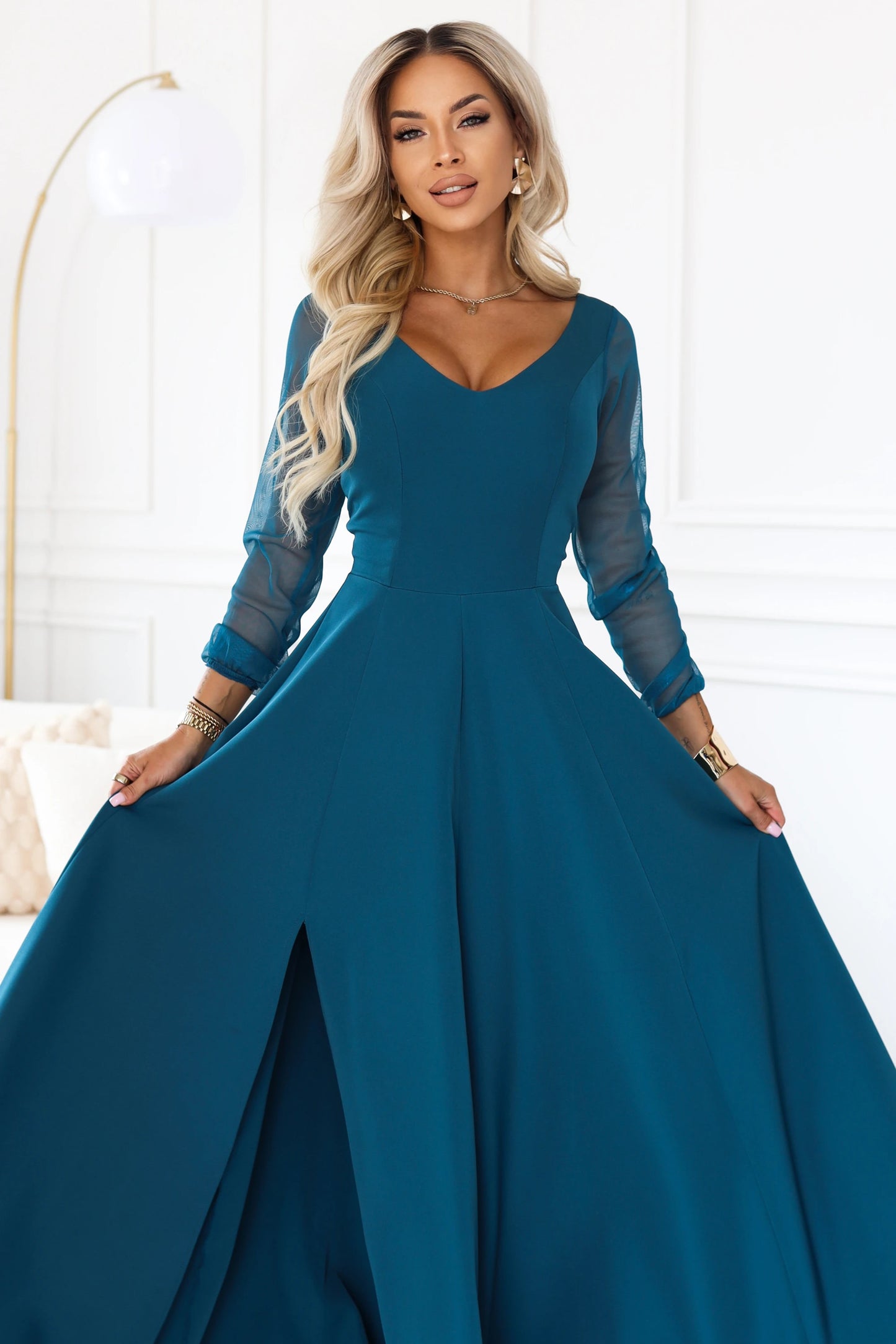 640-7 LORETTA Außergewöhnliches langes Kleid mit Tüllärmeln und Ausschnitt - meergrün