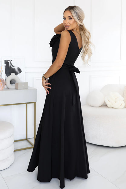 669-6 Romantisches Maxikleid mit Blume an der Schulter und Schlitz - klassisches