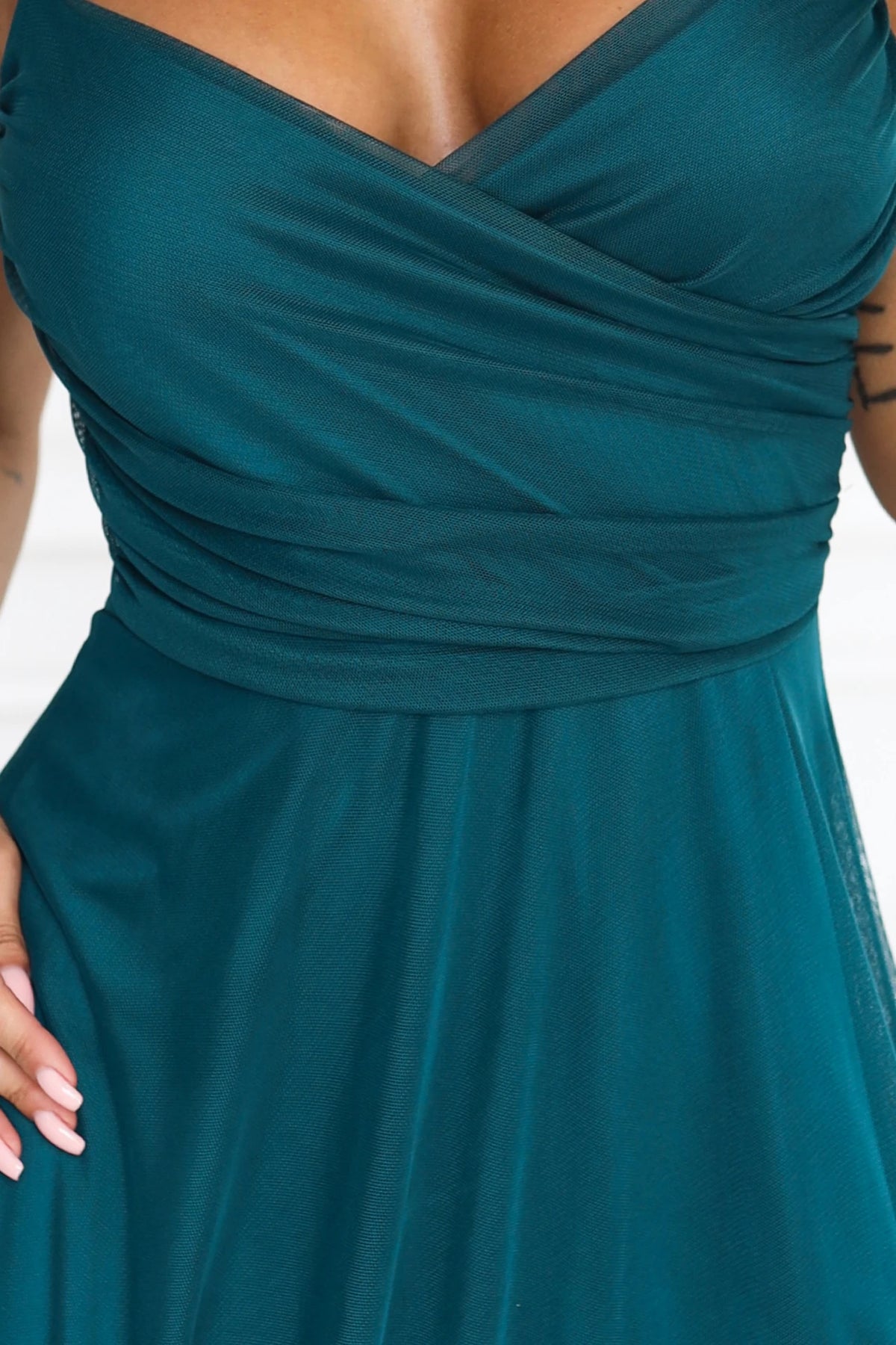681-1 NILA Tüll-Maxikleid mit Trägern und Wickelausschnitt
