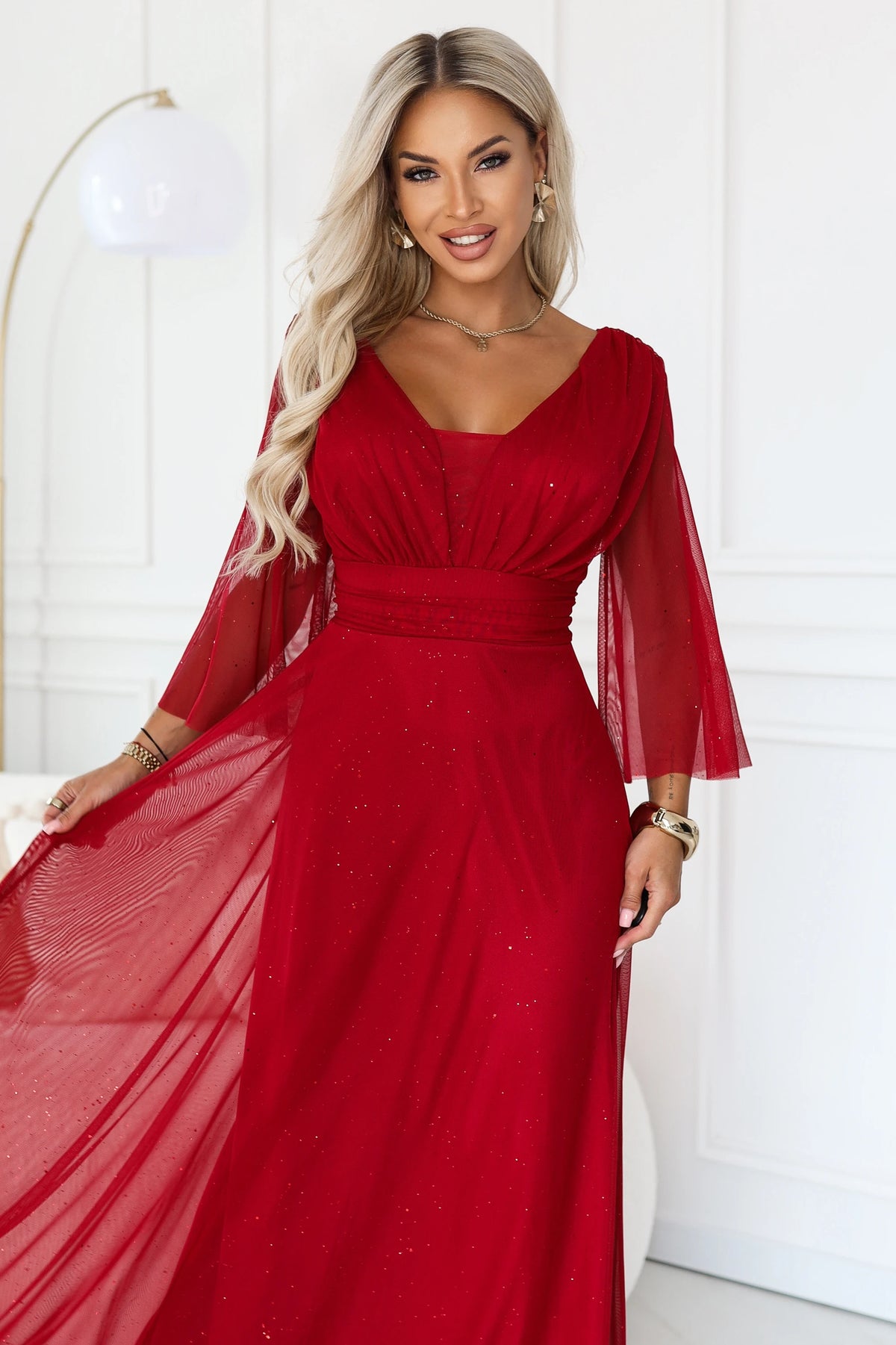 682-4 SOLENNE Langes schimmerndes Kleid mit Ausschnitt und Ärmel - hellbordeaux