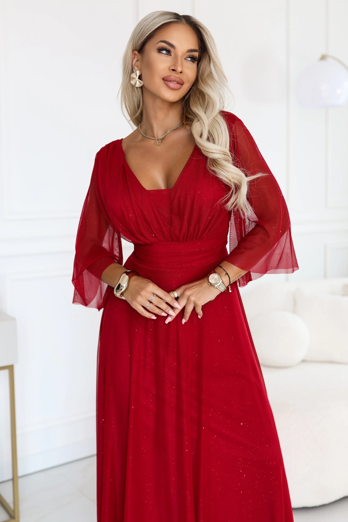 682-4 SOLENNE Langes schimmerndes Kleid mit Ausschnitt und Ärmel - hellbordeaux