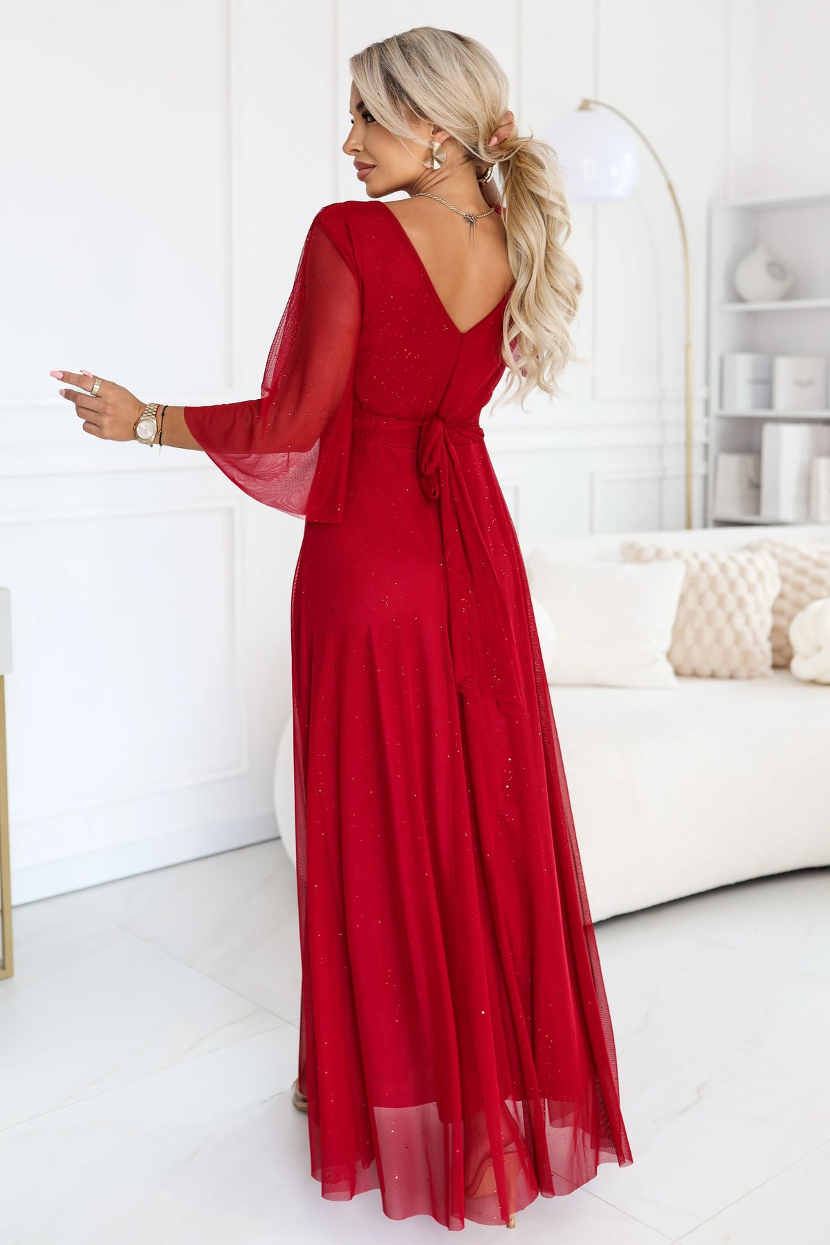 682-4 SOLENNE Langes schimmerndes Kleid mit Ausschnitt und Ärmel - hellbordeaux