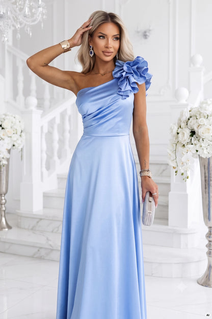 685-3 Satin-Abend-Maxikleid mit einer Schulter und dekorativem Volant - hellblau
