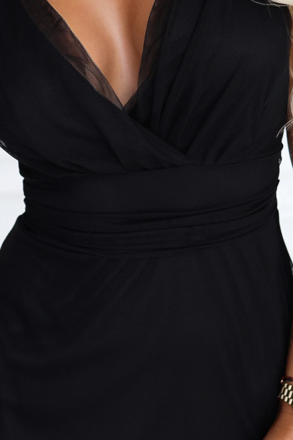 687-1 Elegantes Maxikleid mit Wickelausschnitt und offenem Rücken