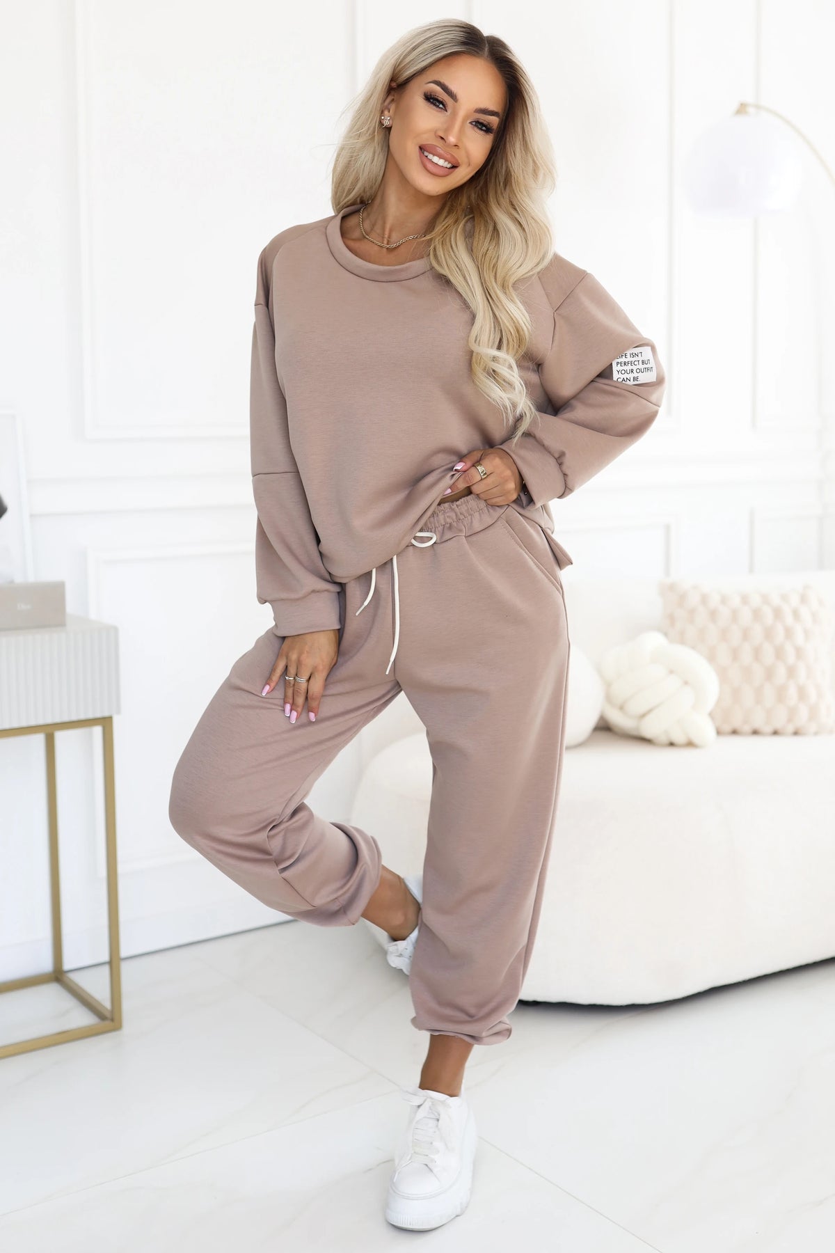 689-1 Damen-Jogginganzug mit Oversize-Sweatshirt und Hose mit Bindeband - Cappuccino