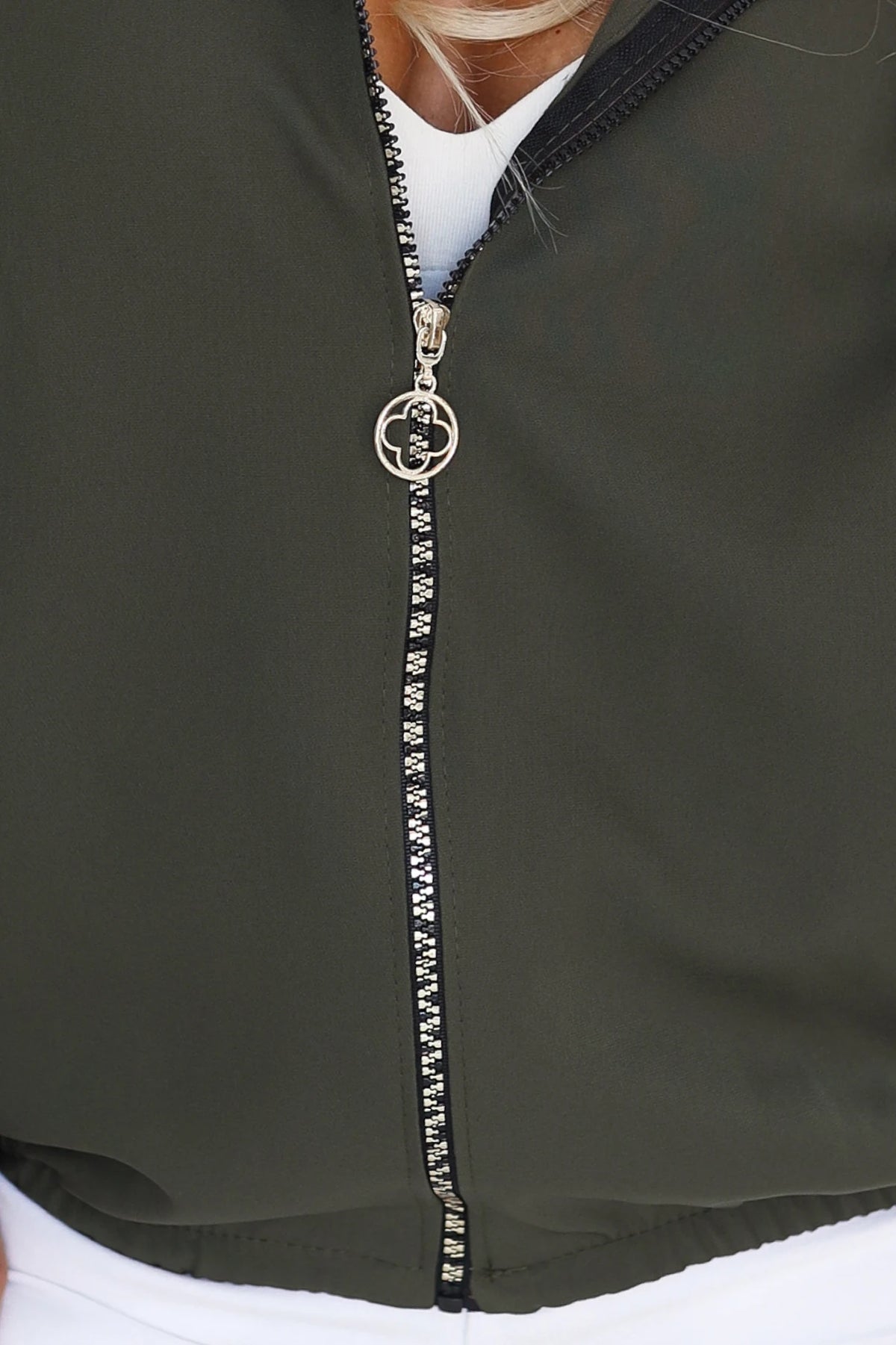 691-4 Damen-Kapuzenjacke mit Reißverschluss und dekorativem Zipper - khaki