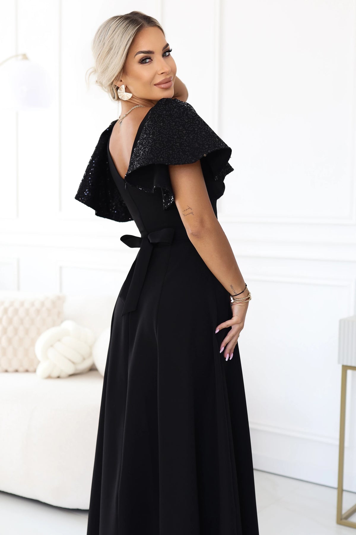 694-1 MIRELLA Elegantes ausgestelltes Maxikleid mit Pailletten-Ärmeln