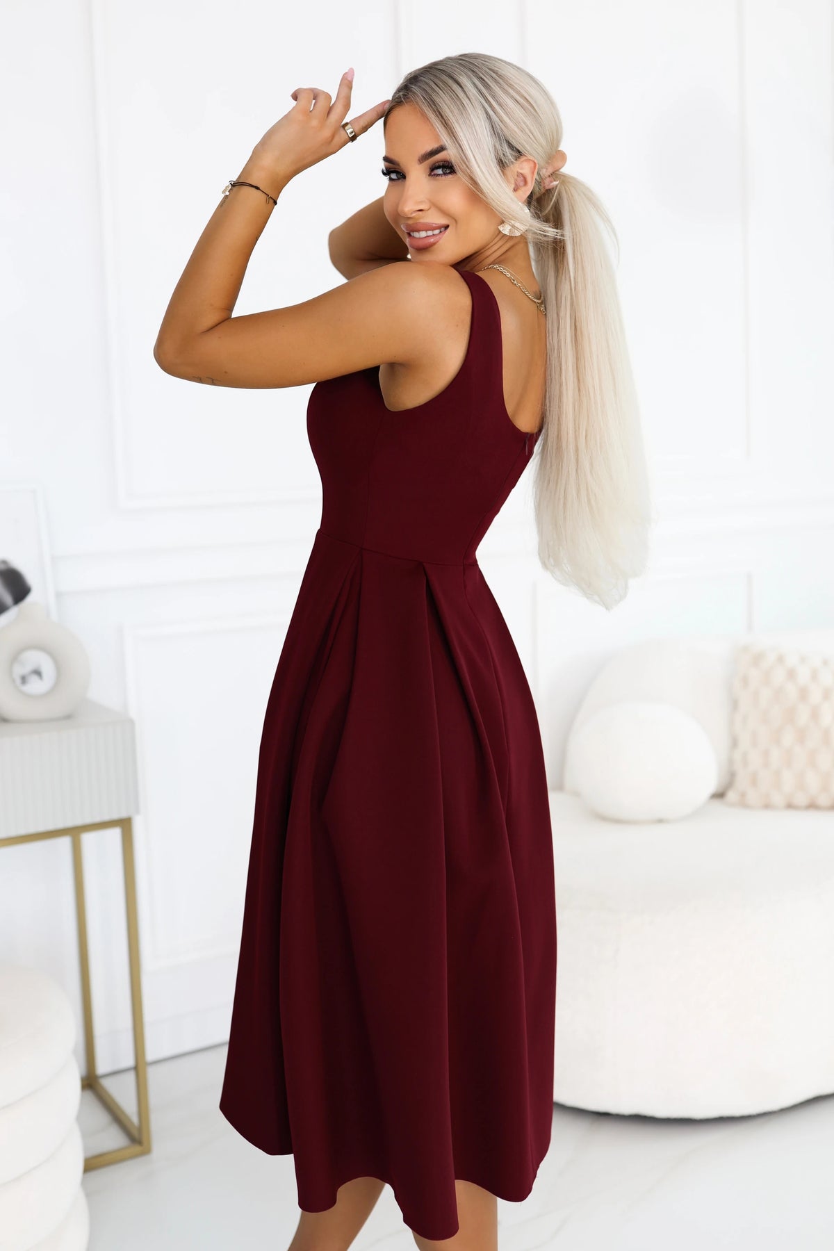 695-1 ALVA Ausgestelltes Midikleid mit breiten Trägern