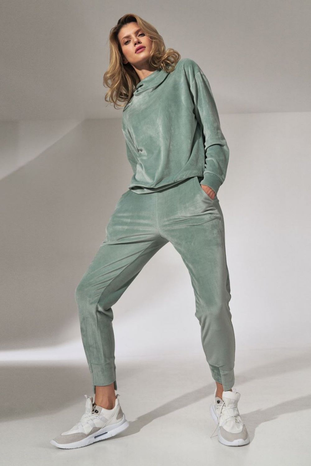 Tracksuit bottoms model 151806 Figl