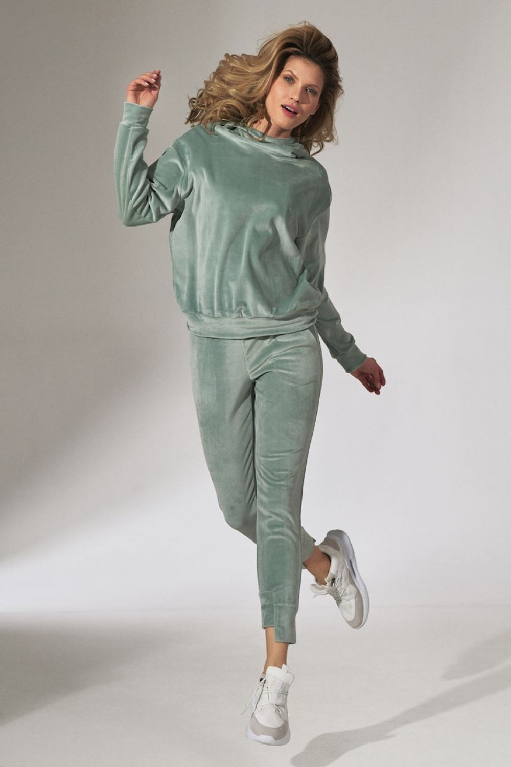 Tracksuit bottoms model 151806 Figl