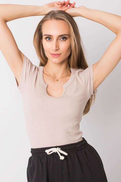 T-shirt model 167540 and Bella