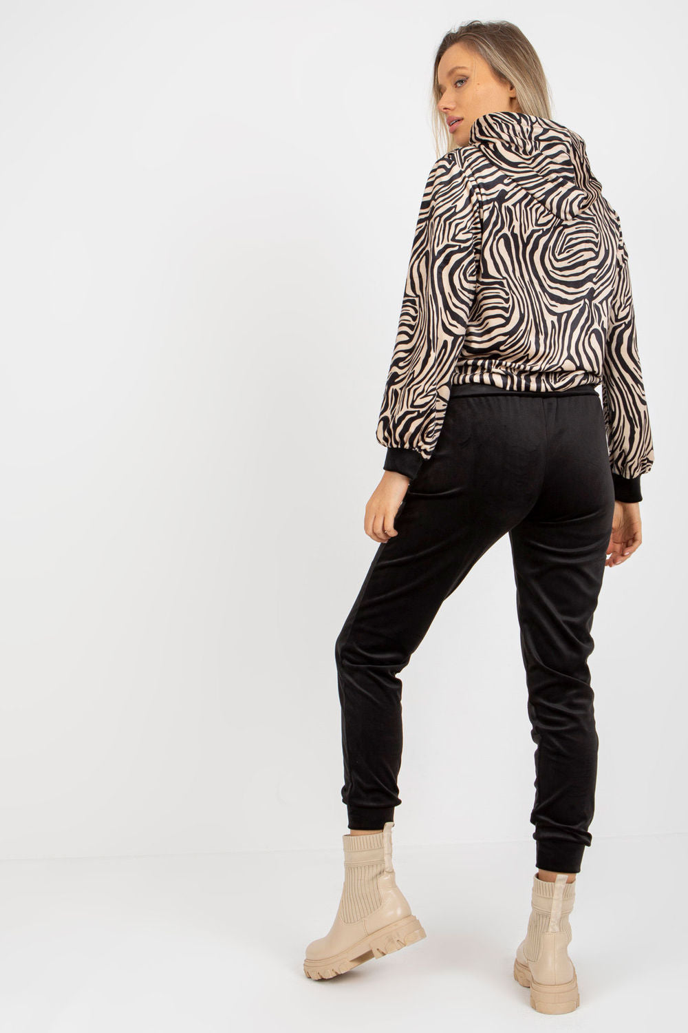 Set model 173357 Rue Paris