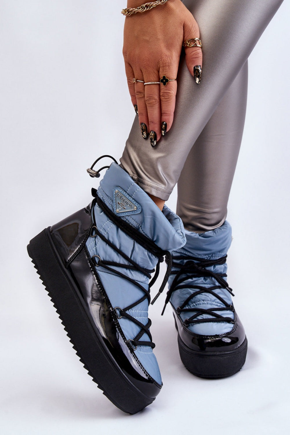 Snowshoes model 174775 Step in style