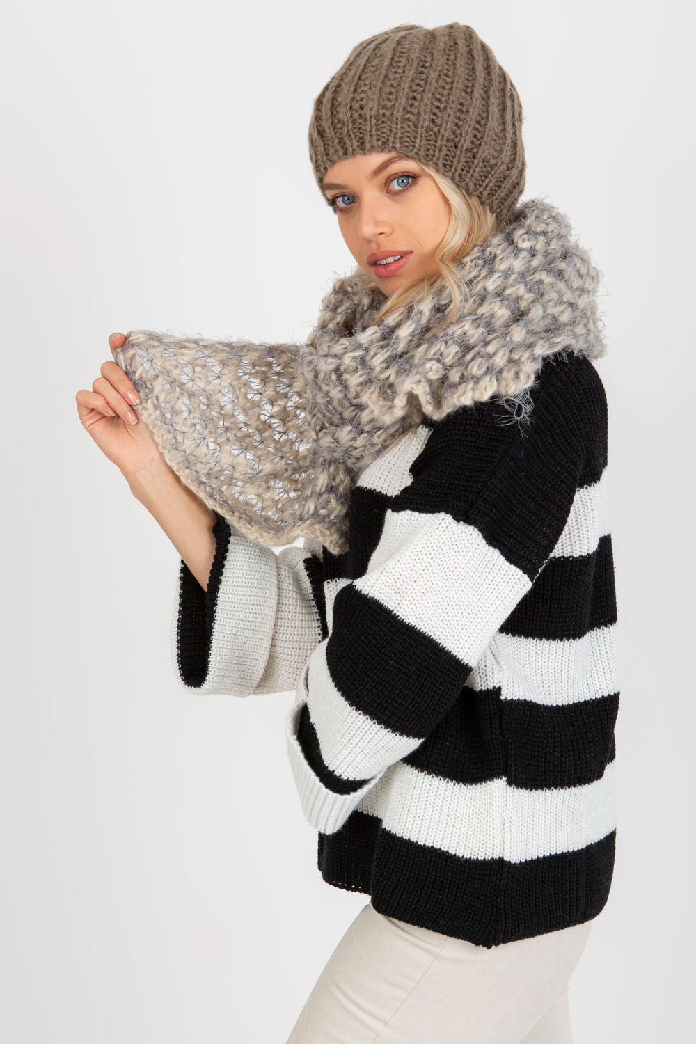 Scarf model 174877 AT