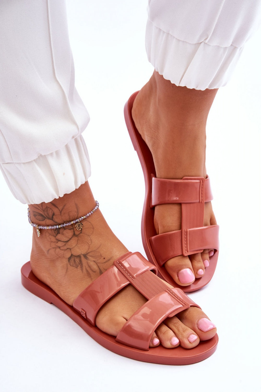 Slippers model 178354 Step in style
