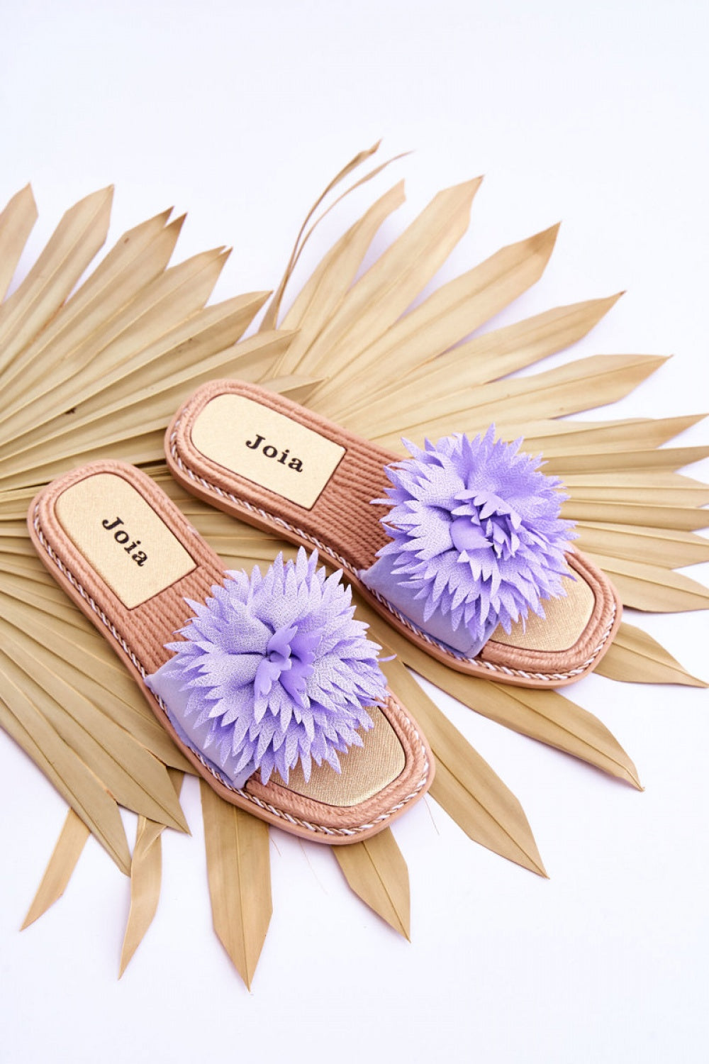 Slippers model 178368 Step in style