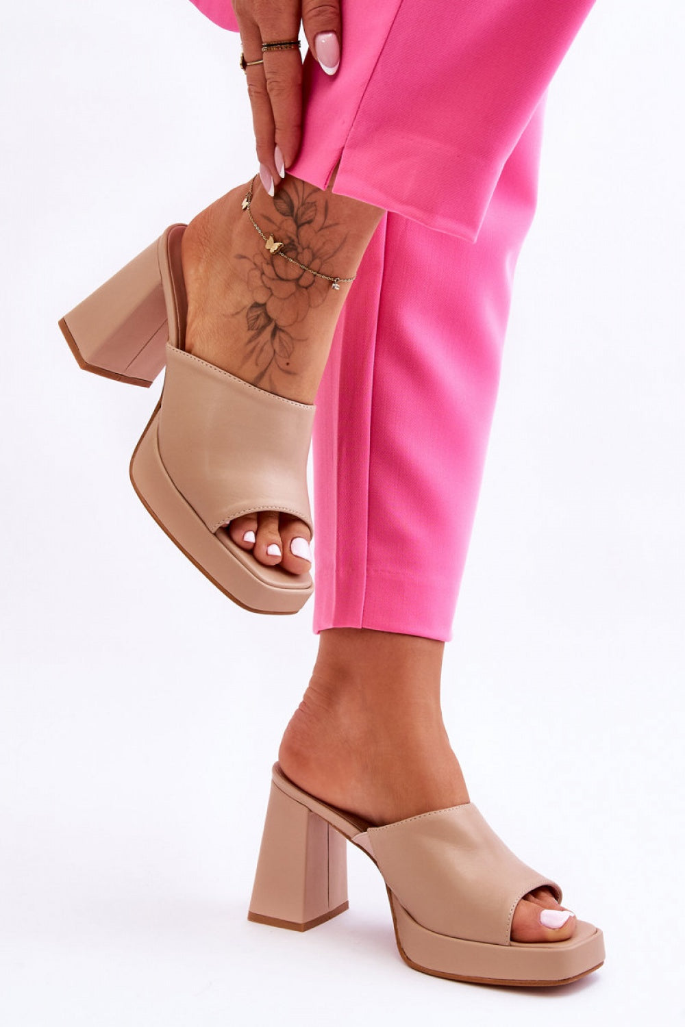 Slippers model 181070 Step in style