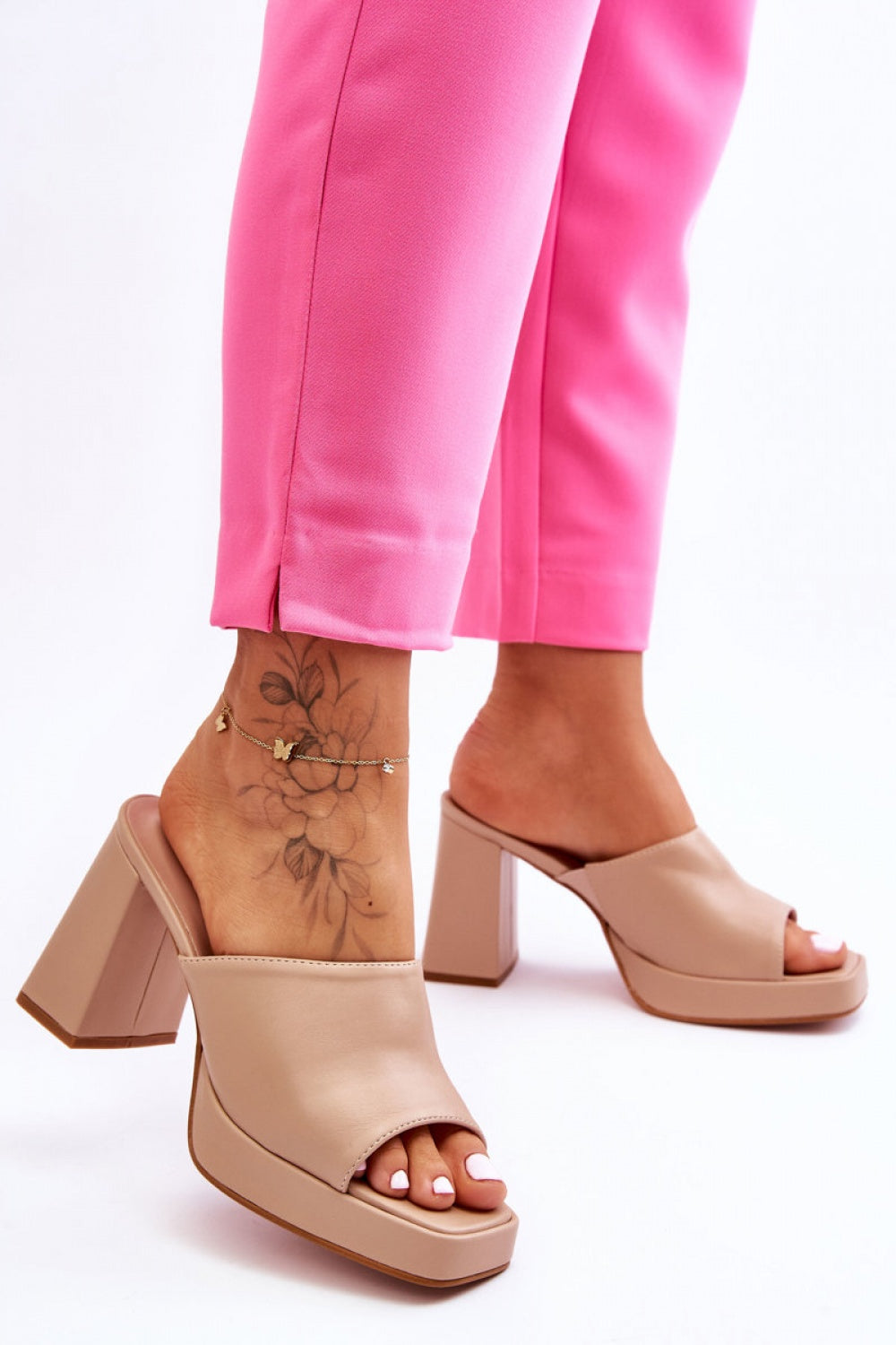 Slippers model 181070 Step in style