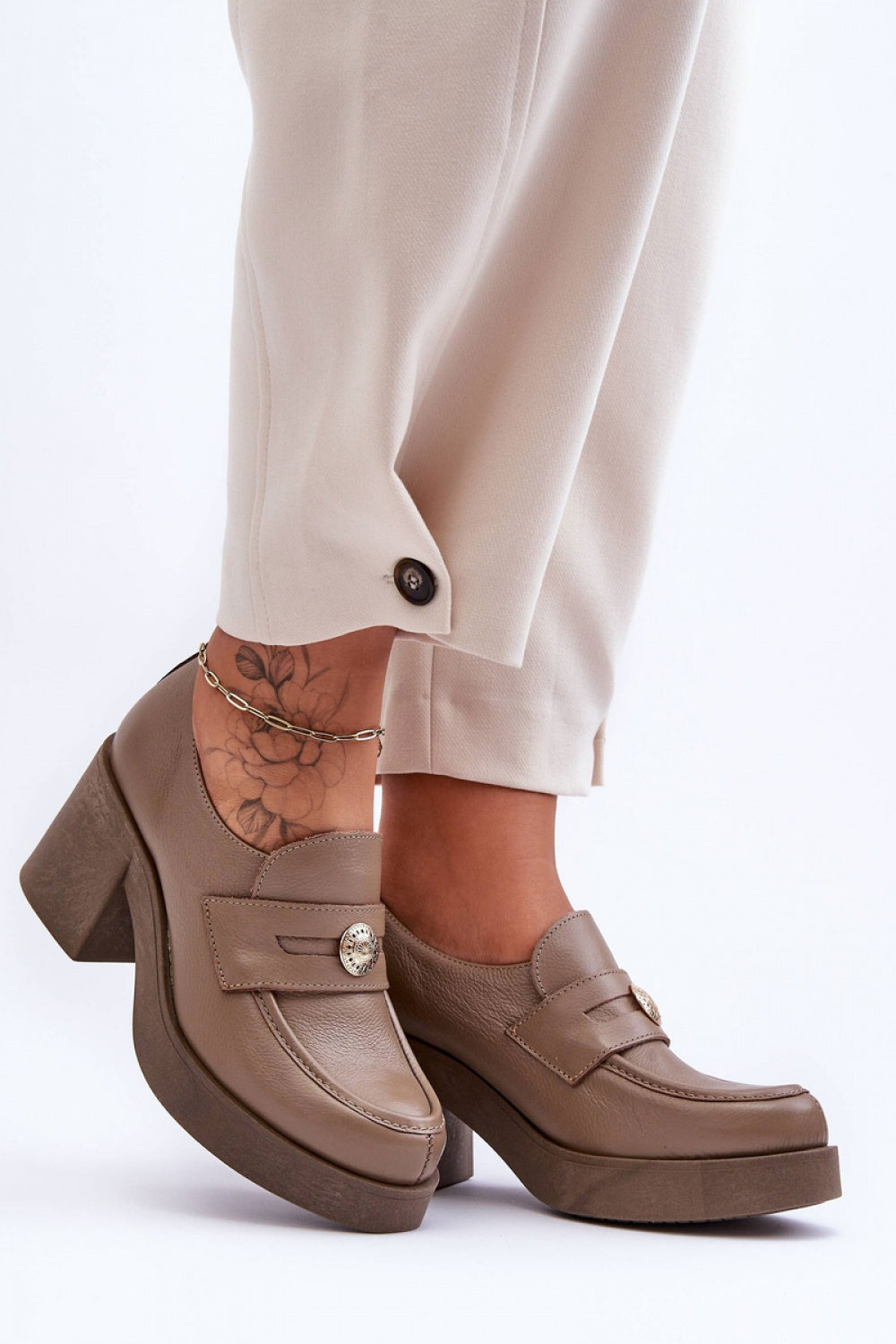 Shoes with heels model 183950 Step in style