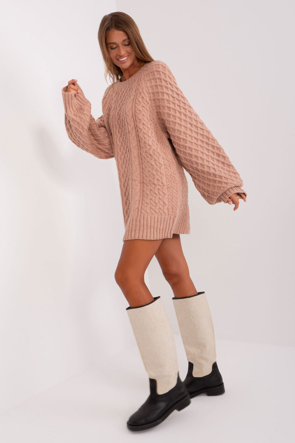 Long sweater model 185736 AT