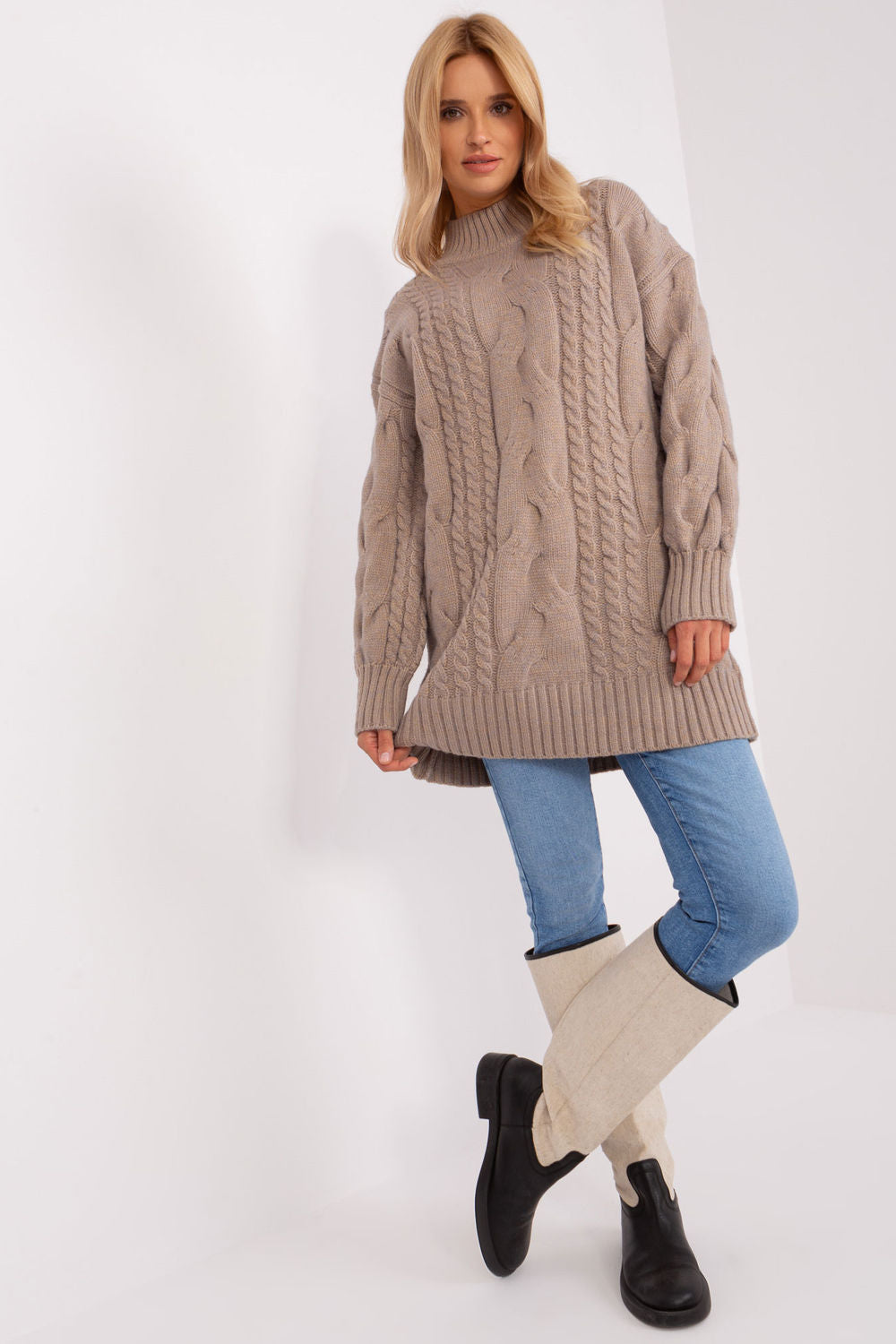 Long sweater model 185738 AT