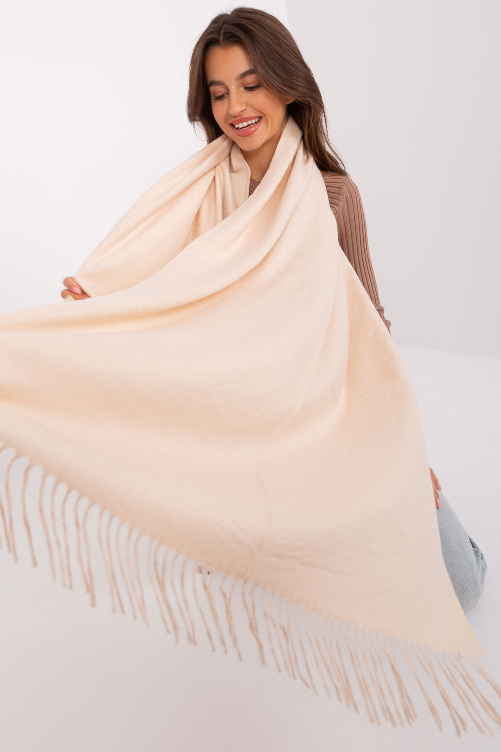Scarf model 185890 AT