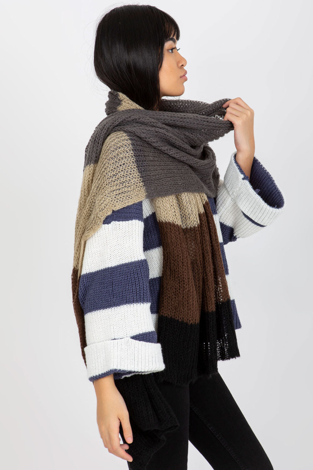Scarf model 185901 AT