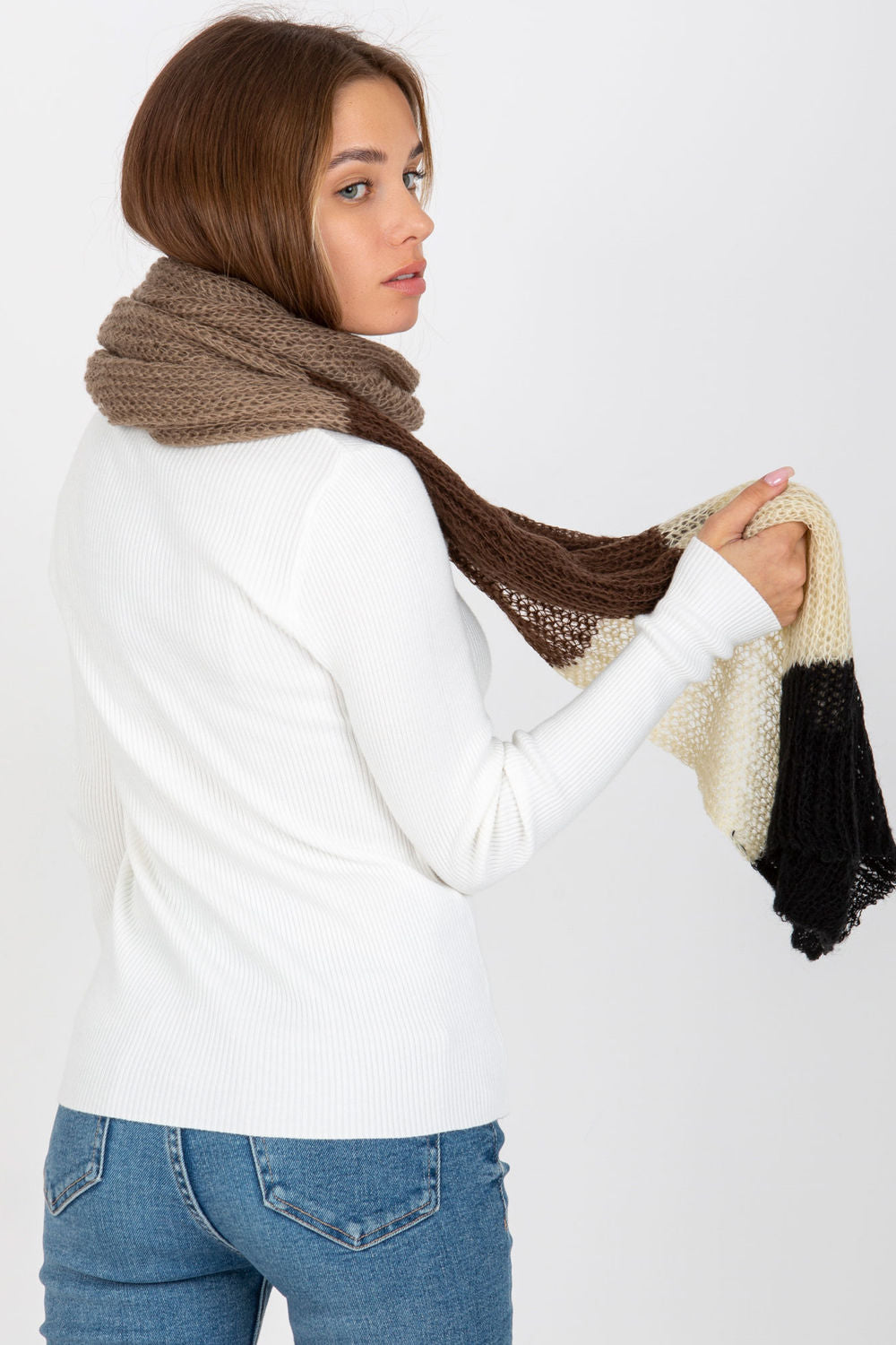 Scarf model 185902 AT