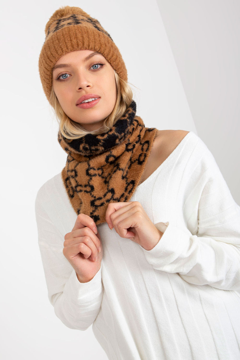 Tube scarf model 185919 AT