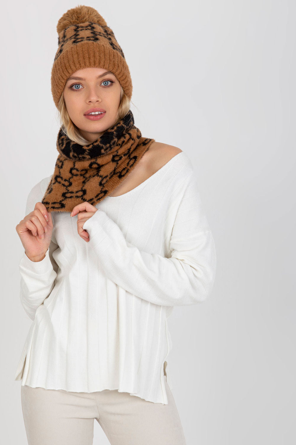 Tube scarf model 185919 AT