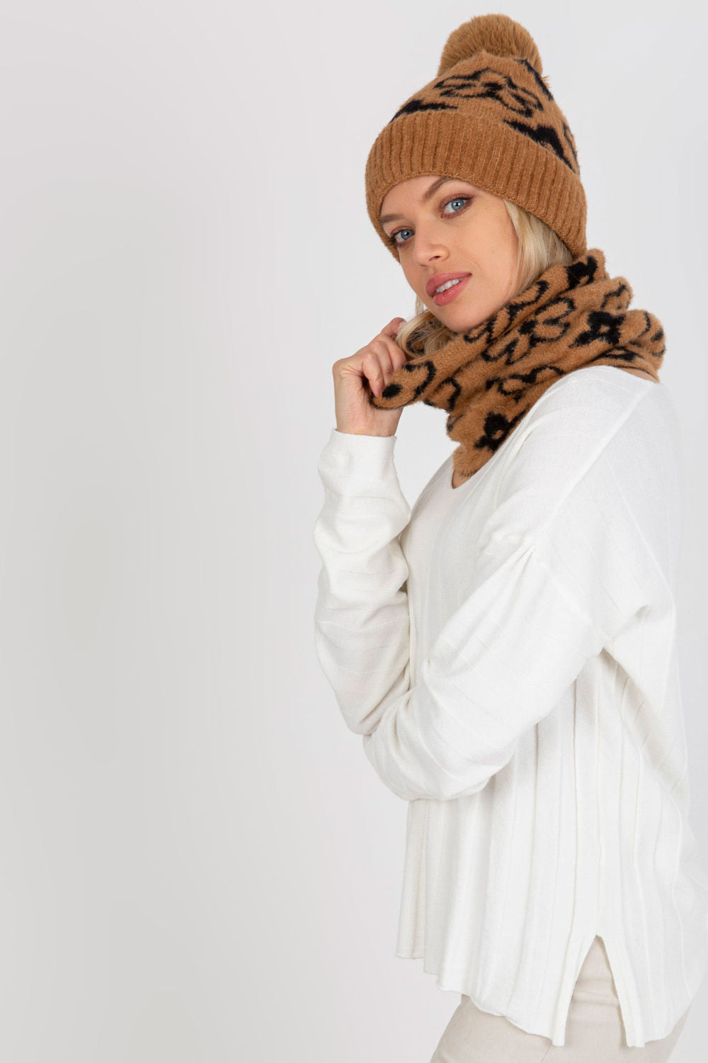 Tube scarf model 185923 AT