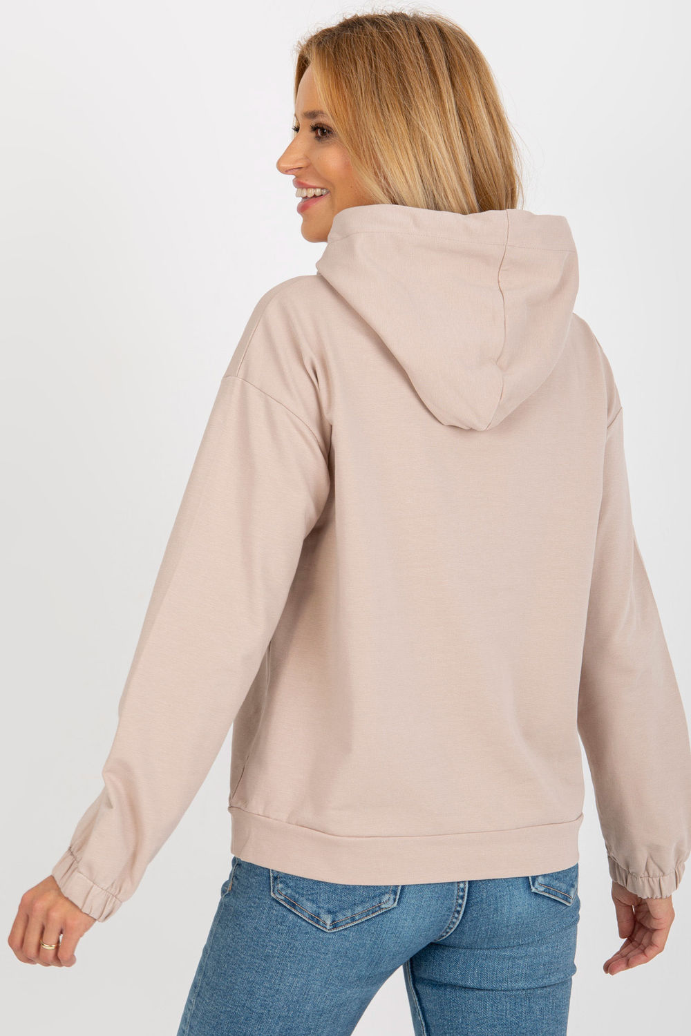 Sweater model 185946 Relevance