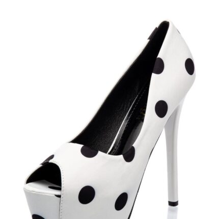 Peep-toe Pumps 39