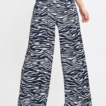 Lange Hose model 210068 Nife (40)