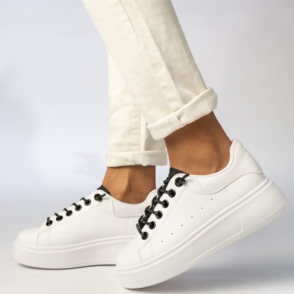 Sportschuhe model 210582 Inello  (40)